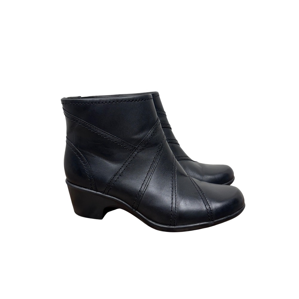 Clarkes Malia Leather Ankle Boots Size 8 Block Heel Zip Classic Minimalist